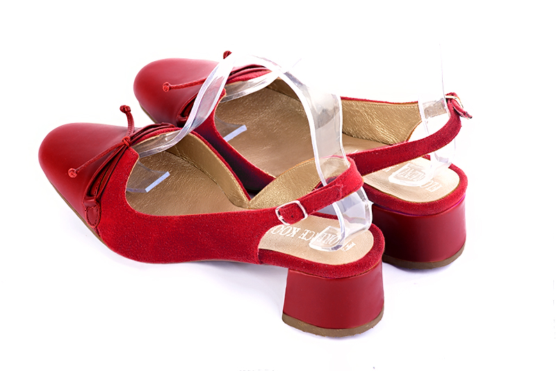Cardinal red women's open back shoes, with a knot. Round toe. Low flare heels. Rear view - Florence KOOIJMAN